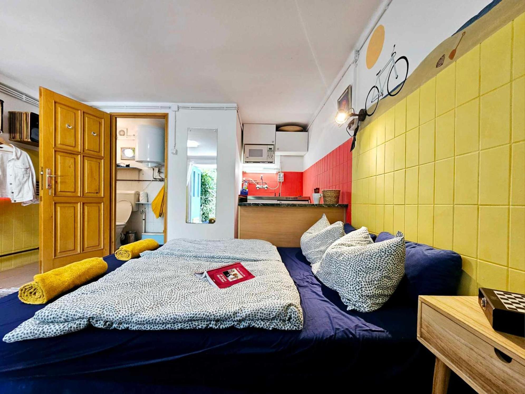 For Cyclists Ride In Appartement